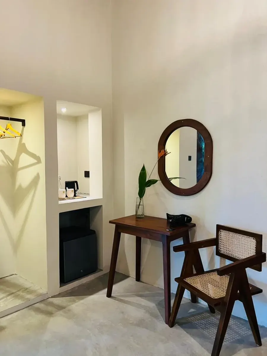 Calm Aruna room entry